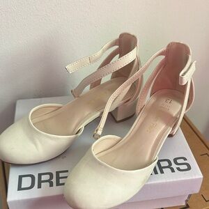 Dream Pairs Cream Heels